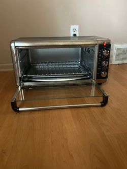 Black+Decker Toaster Oven.