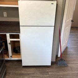Top Mount Hotpoint Refrigerator