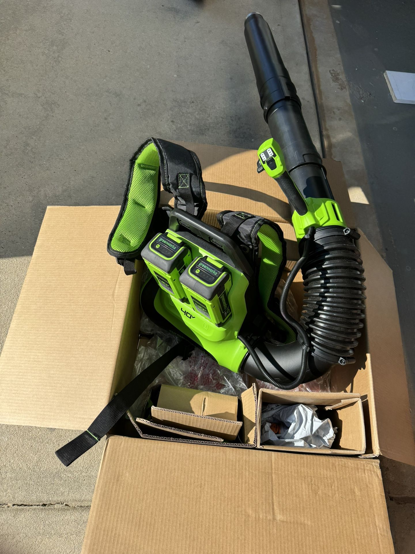 Greenworks 40V (175 MPH / 710 CFM / 75+ Compatible Tools) Dual Port Cordless Brushless Backpack Leaf Blower, (2)8.0Ah Battery and Charger Included