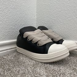 RICK OWENS Black Hollywood Jumbolace Low Sneaks Sneakers (size 10 men’s )