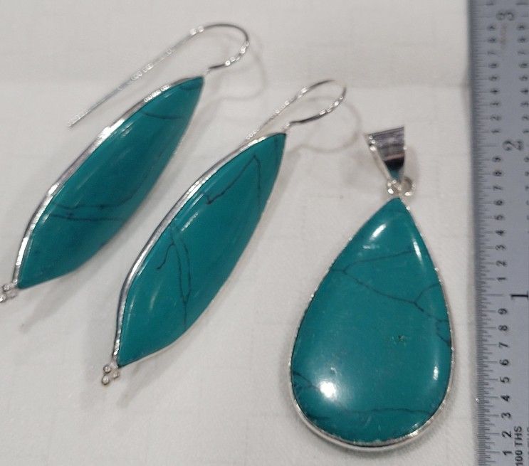 Turquoise Pendant And Earring  Jewelry Set 