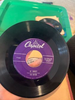 7-inch, 45 RPM vinyl single of "Ol' Shorty" by Tex Ritter, released on Capitol Records (catalog number F1665) in March 1952
