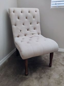 Tufted Accent Chair with Wood Legs