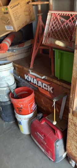 KNAACK job boxes 30”x4’ & 4’x6’