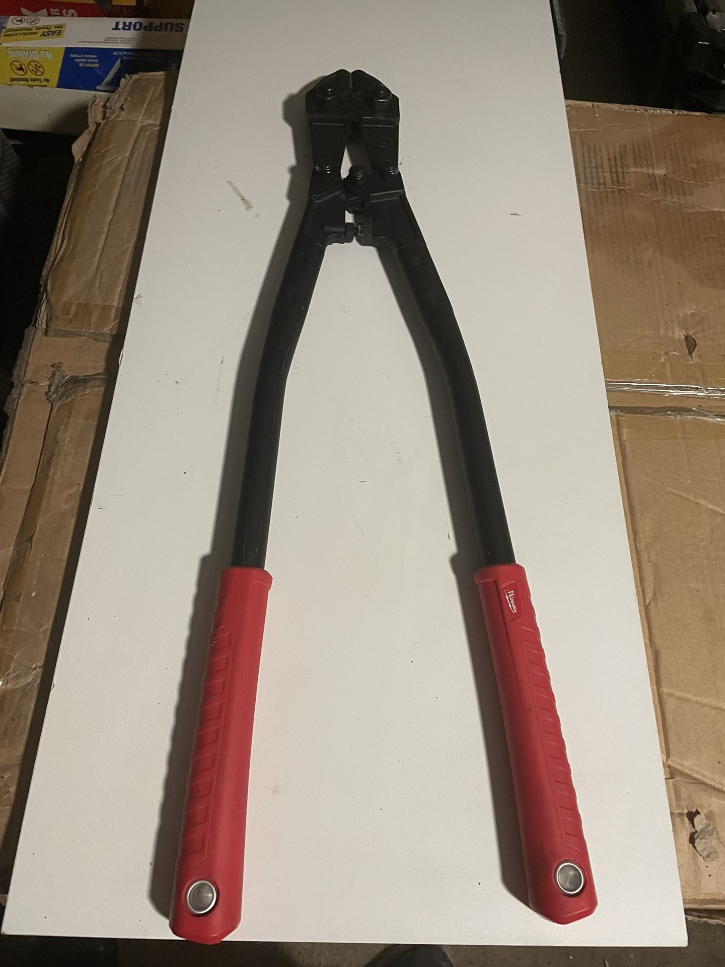 Milwaukee 24 in. Bolt Cutter With 7/16 in. Max Cut Capacity