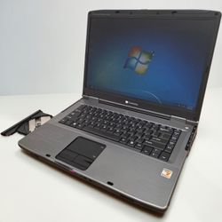 Gateway Windows 15.4” laptop / Microsoft Office / PDF Reader / WiFi / CD-DVD / Charger