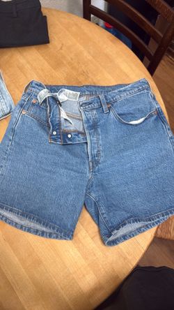 Women’s Levi Shorts Size 30
