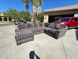 Sectional Couch - Free Delivery