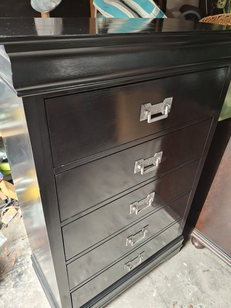 Black Dresser - 4' X 34"