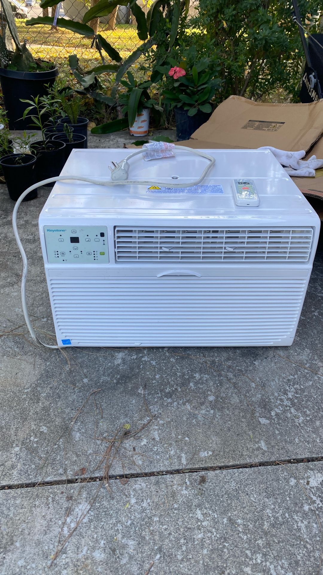 Keystone 12000 BTU Window Air Condioner Supplemental Heat Capability