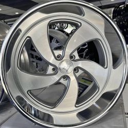 Us Mags Desperado 5 Staggered 22x8.5 - 22x10.5 For Obs Or C-10 Chevy 5x5 Bolt Pattern🔥🔥🔥🔥