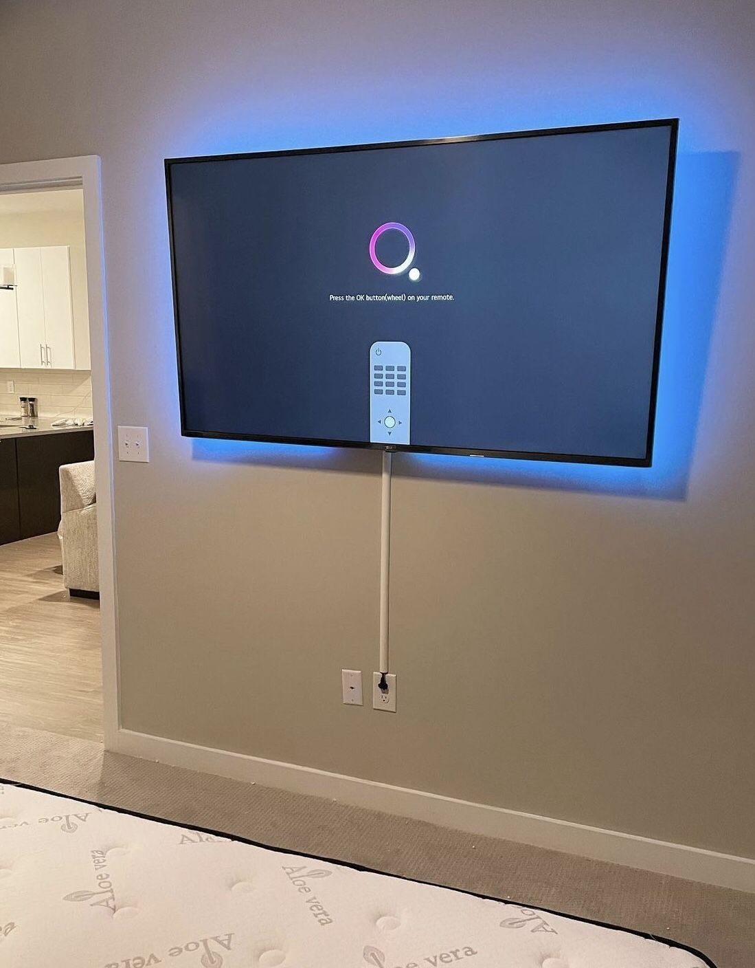 TV MOUNT