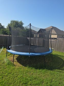 Propel Trampoline  14 foot