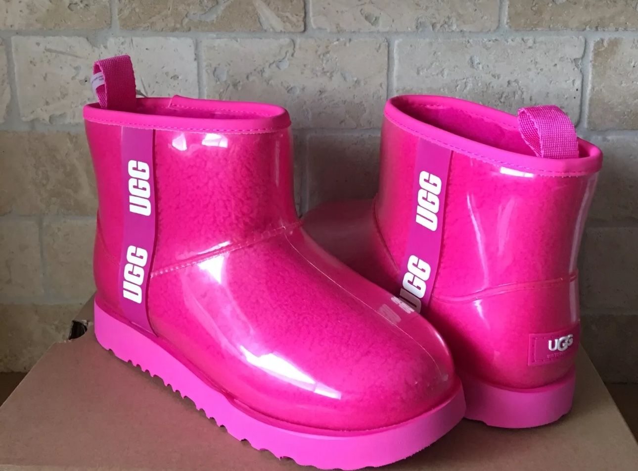 UGG Kid’s Classic Clear Mini Ankle Boots Pink Youth 6 “NEW*