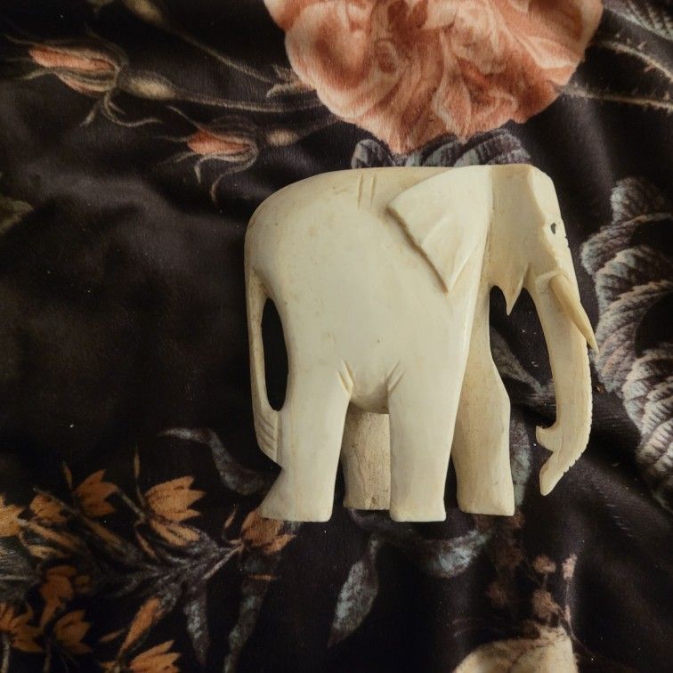 Vintage Elephant Statues (6) Total