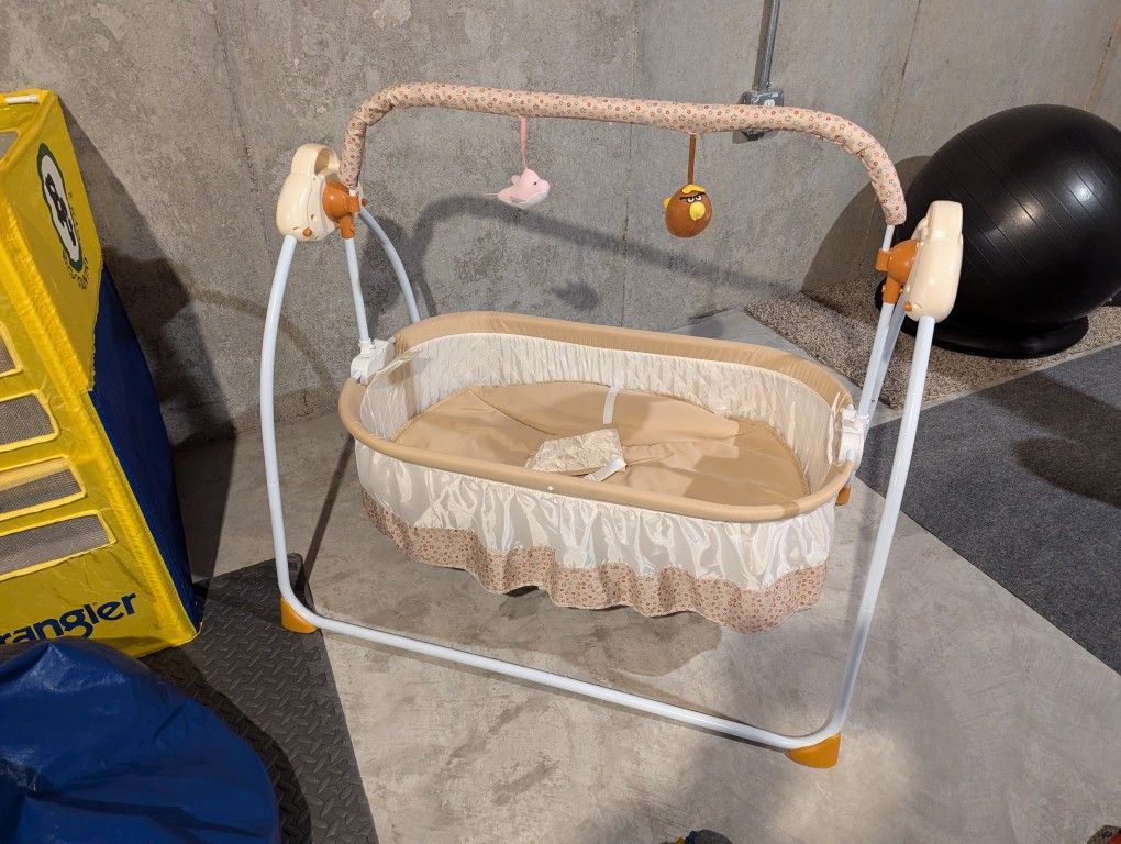 Infant Bassinet Swing