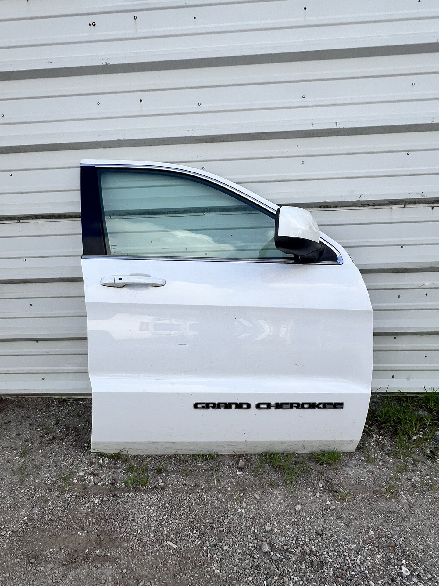 2011-2022 Jeep Grand Cherokee Right Front Passenger Door