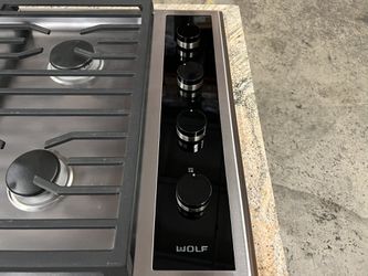 Wolf Gas Cooktop Thumbnail