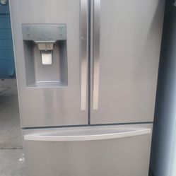 Refrigerador  Semi  Nueva 