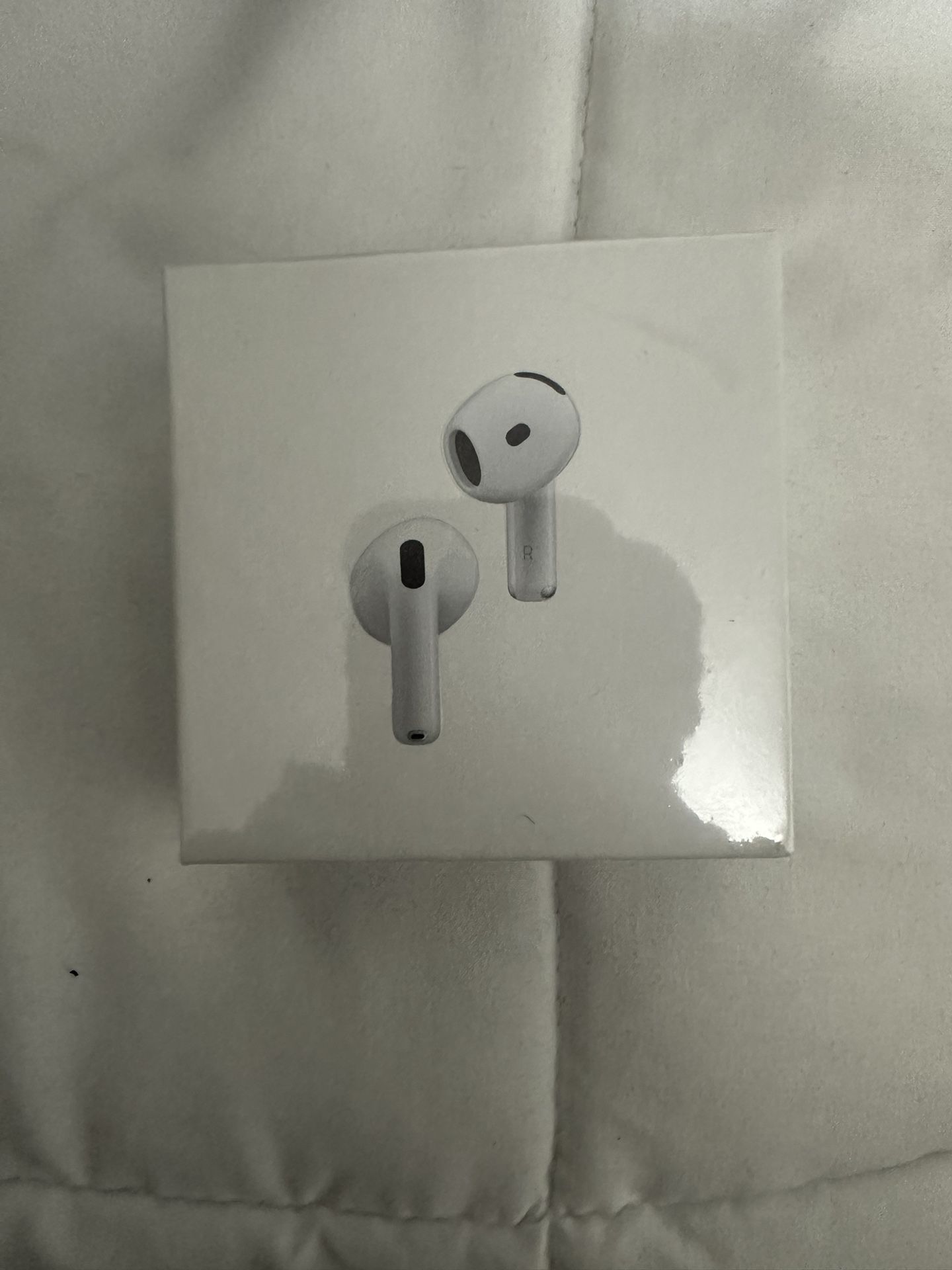 AirPods 4