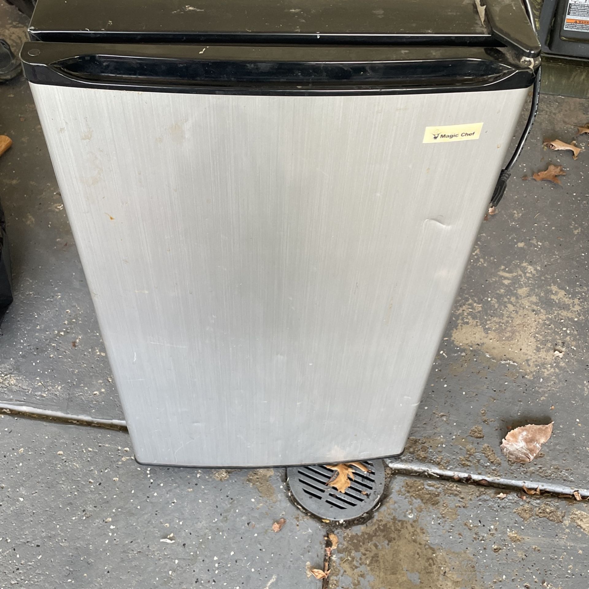 Mini Magic Chef Fridge