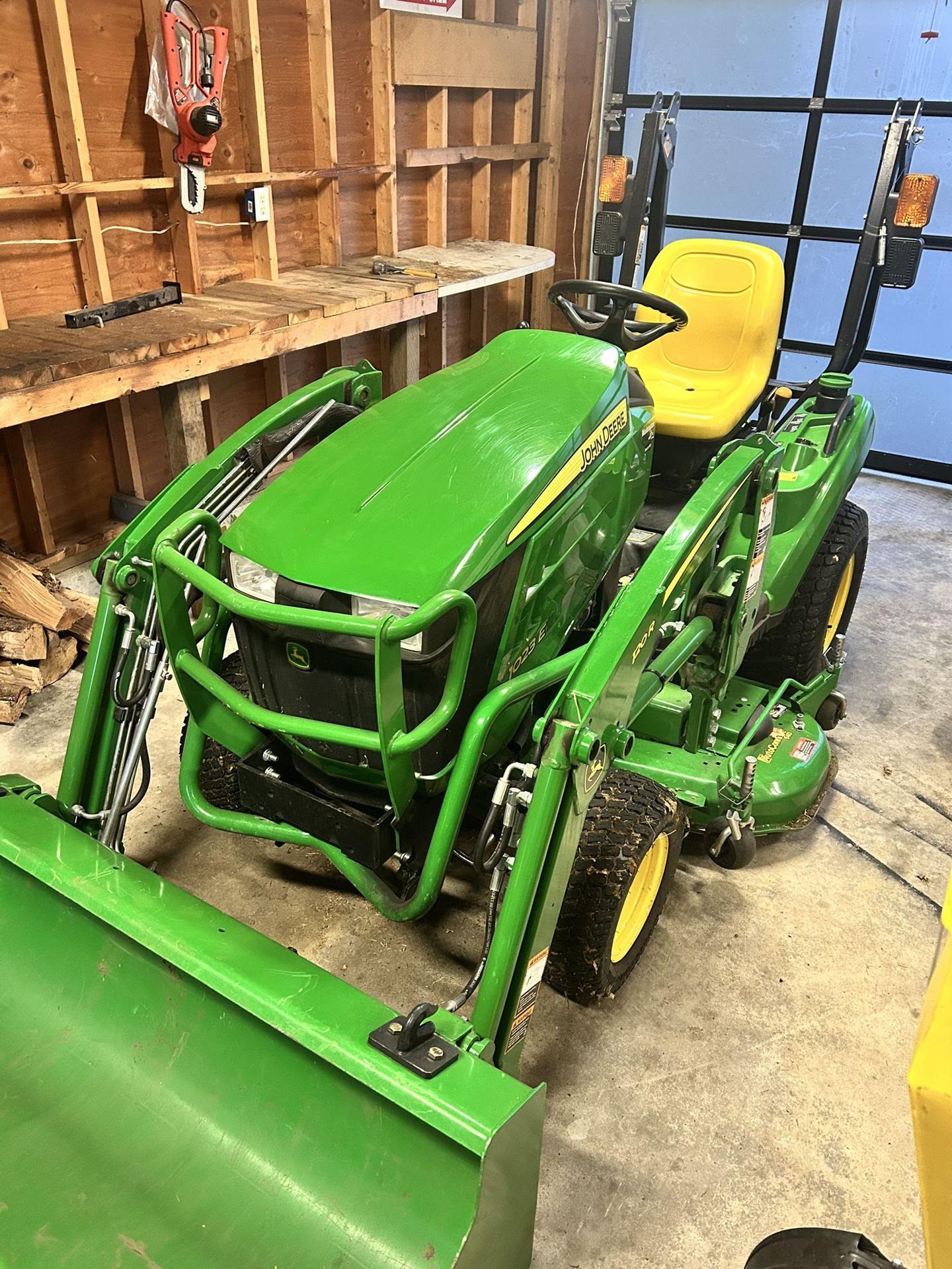 John Deere 1023E with Attachments 