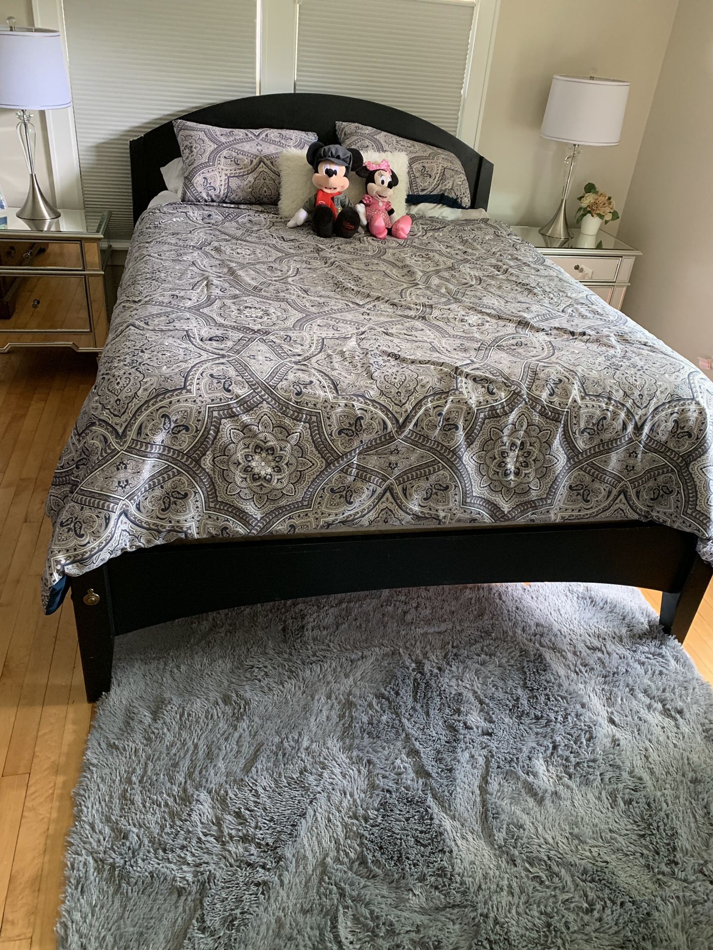 Dark wood bed and queen size mattress with box