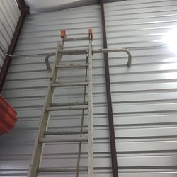 Large Standing Ladder With Stabilizer 