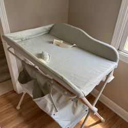 Diaper change station