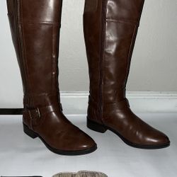 Womens Boots with 4 purses!! 10 each