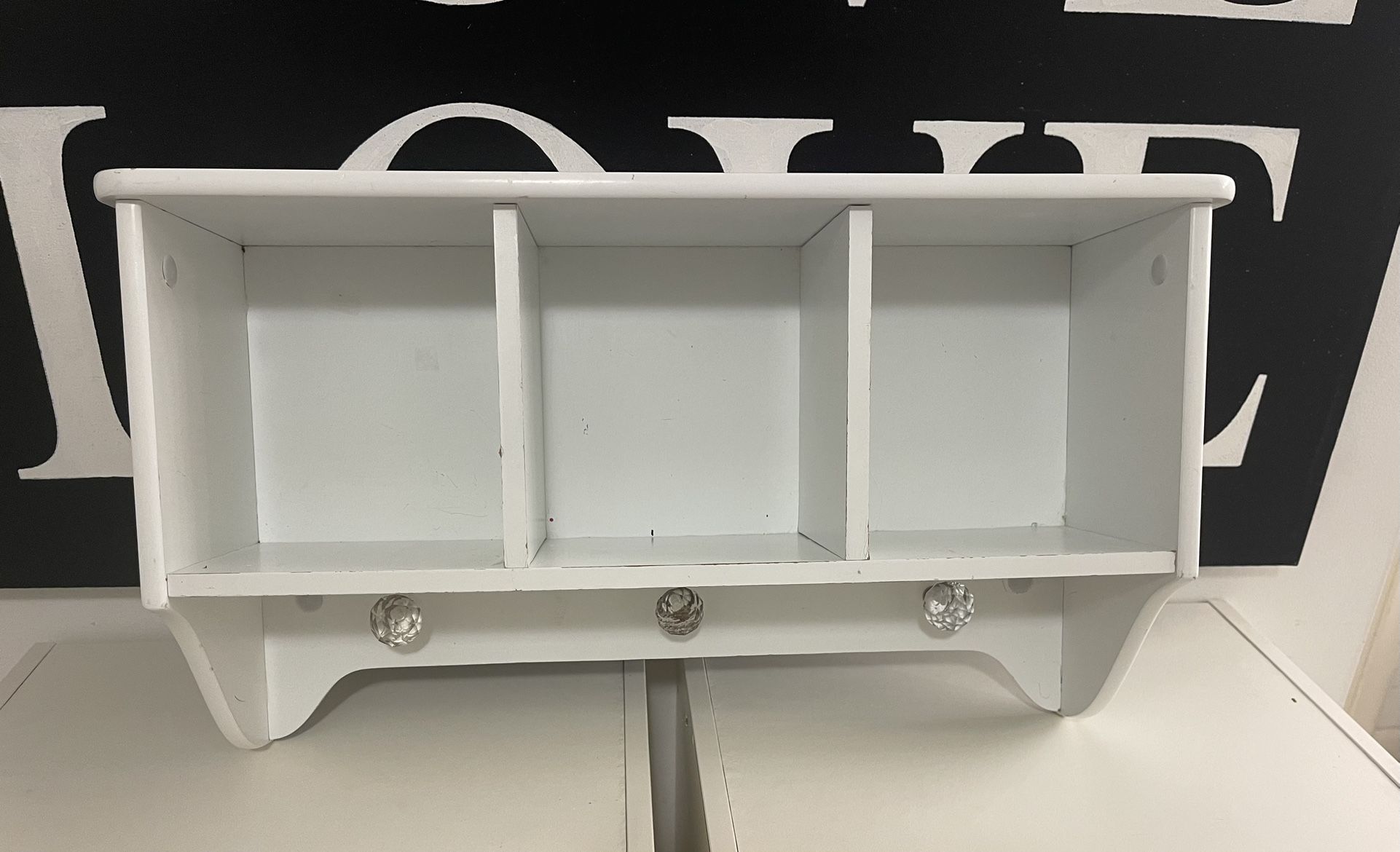White Wooden hanging Storage Wall Rack Decorative Wall Shelf