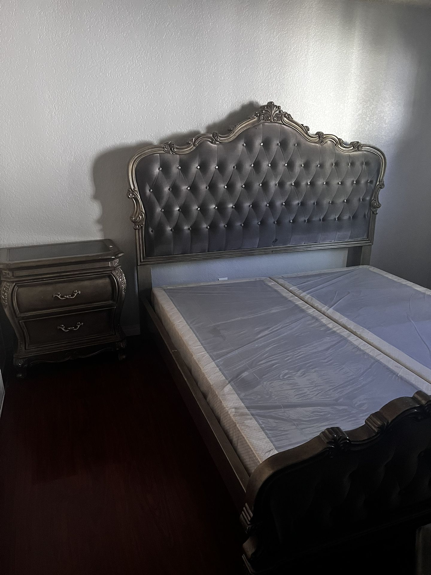 Complete bed frame set