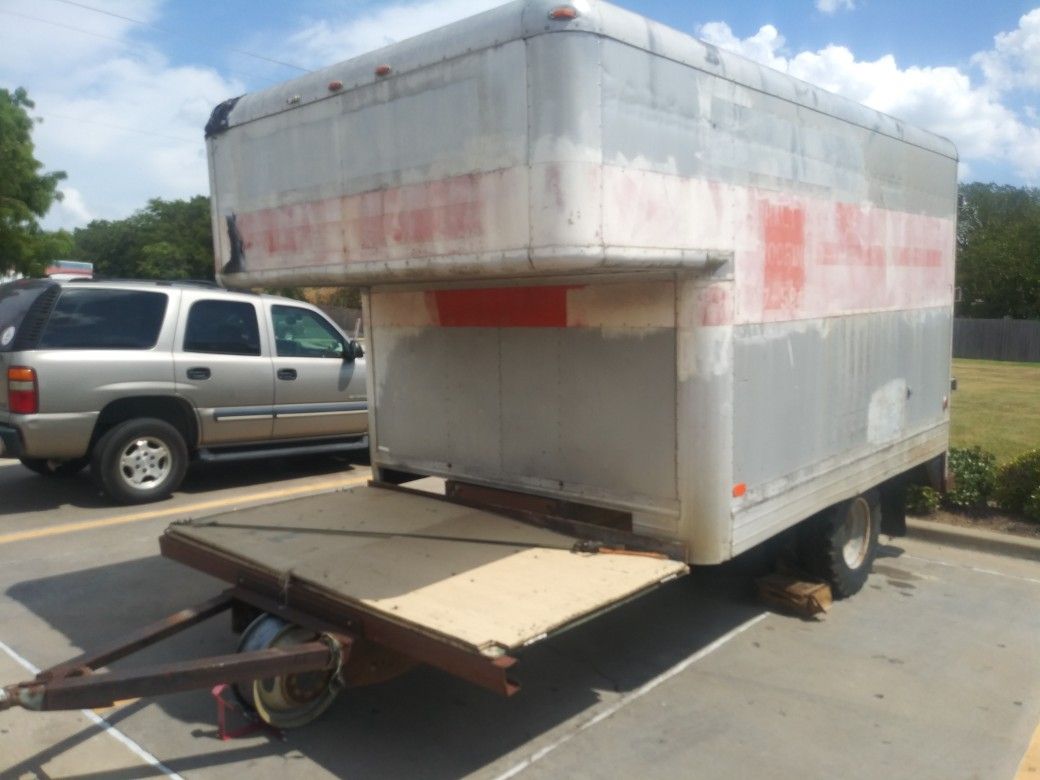 Uhaul truck trailer enclosed cargo