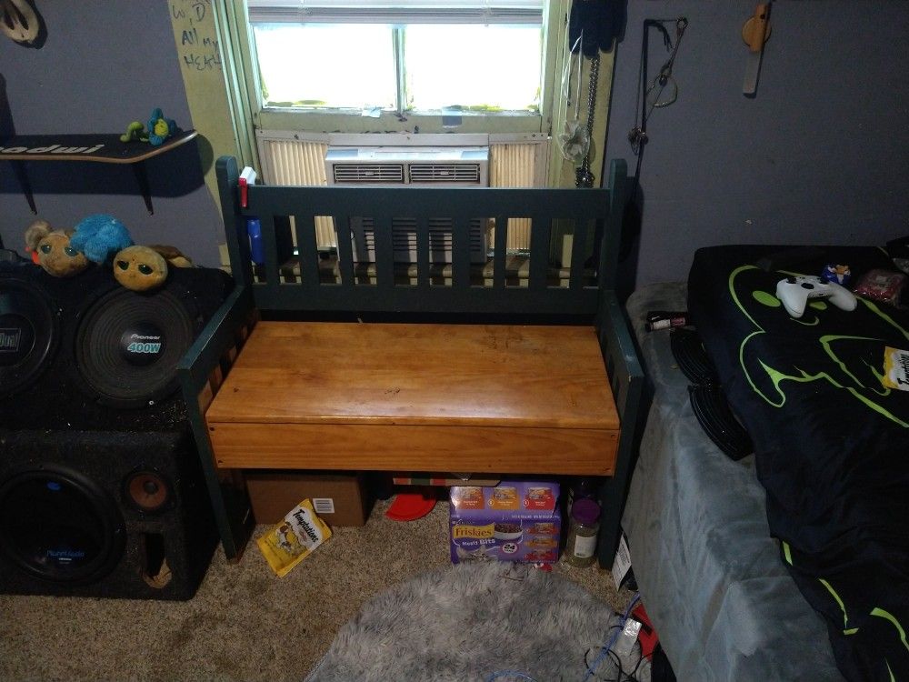 Indoor/Outdoor Bench With Storage
