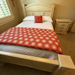  Beautiful Solid Queen Bedroom Set