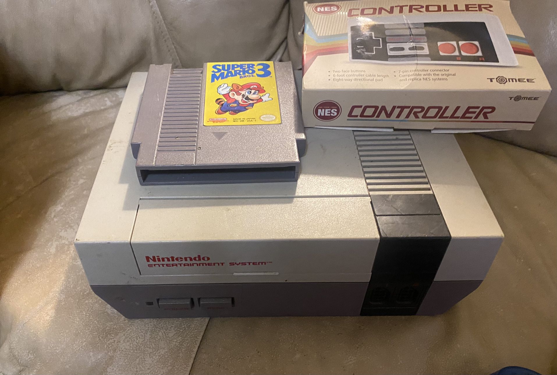 Original Nintendo NES Console, Power Cord, Controller & Game