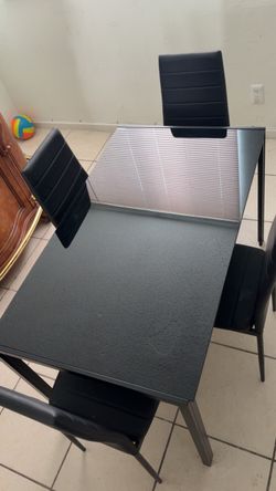 🖤 Tempered Glass Dining Table Set – 4 Chairs