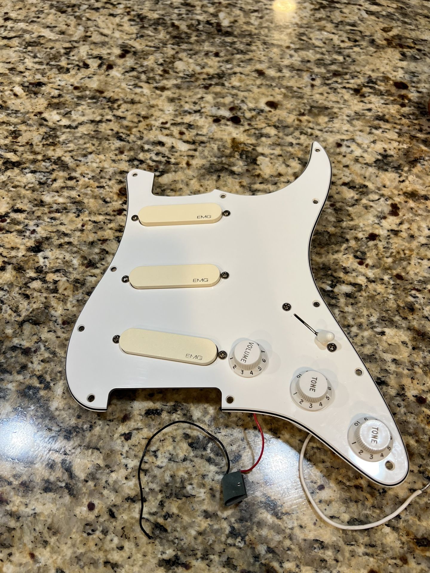 Fender EMG Pickguard - David Gilmour