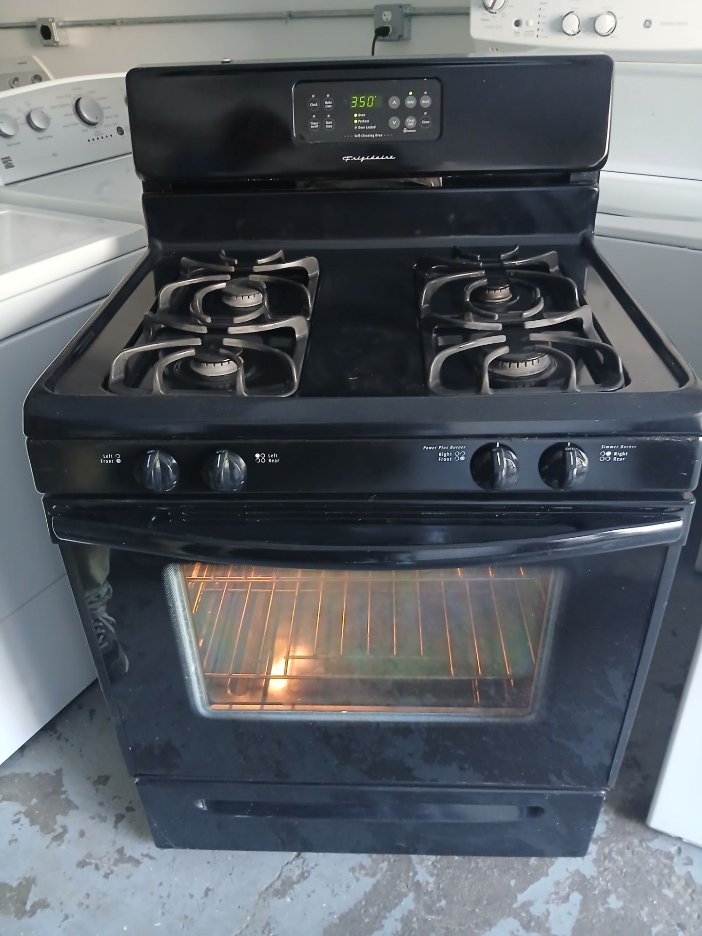 Black gas stove working perfect Very clean