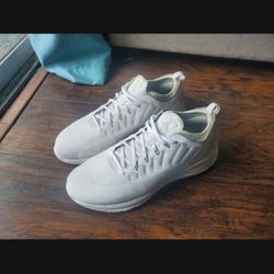 Mens Jordan's Sneaker Size 13