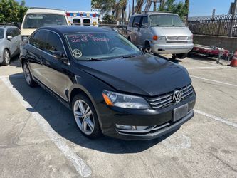 2013 VW PASSAT FOR PARTS