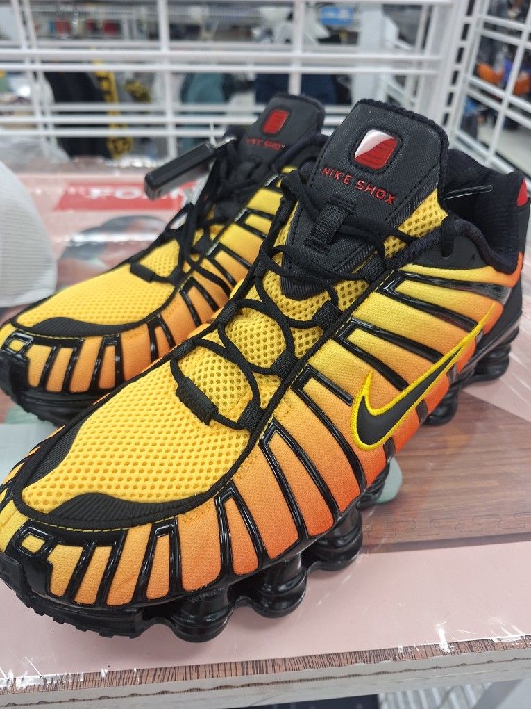 NIKE TL SUNRISE SHOX BRAND NEW Size 11.5....