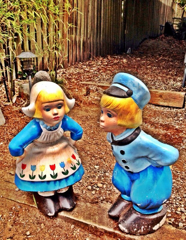 Vintage Yard Art...Kissing Dutch Couple for Sale in Seattle, WA OfferUp