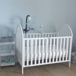 Brand new crib +mattress