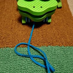 Melissa And Doug Wooden Frog Pull Toy