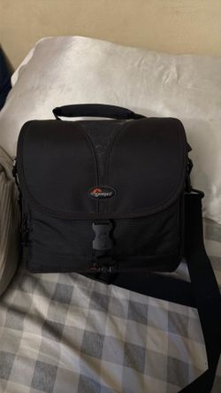 Canon EOS Rebel T3i “Like New”