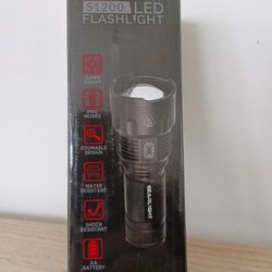 GearLight High-Powered LED Flashlight S1200 - Mid Size, Zoomable, Water Resistant, Handheld Light with 5 Modes - Best High Lumen Camping, Outdoors
