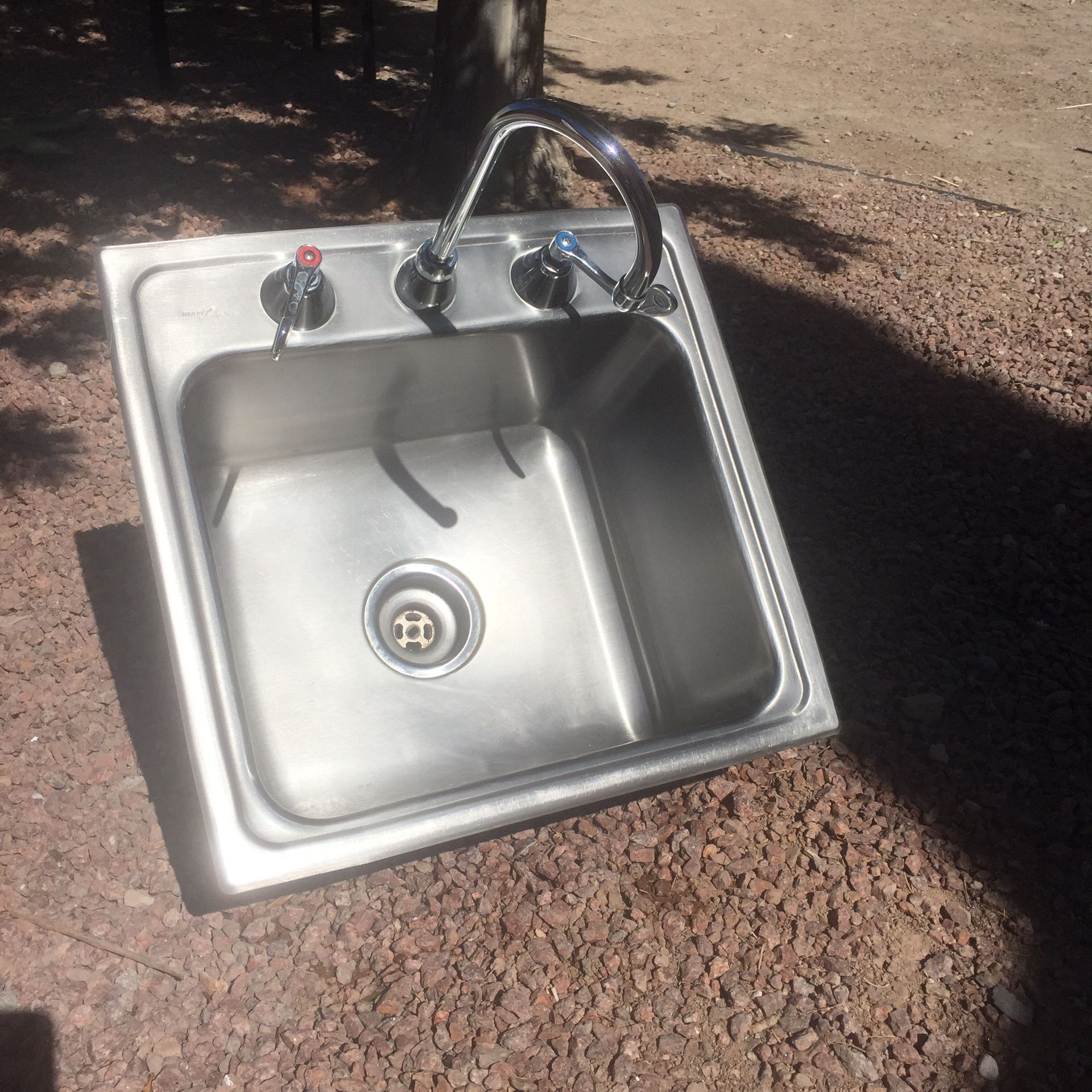 Stainless steel sink