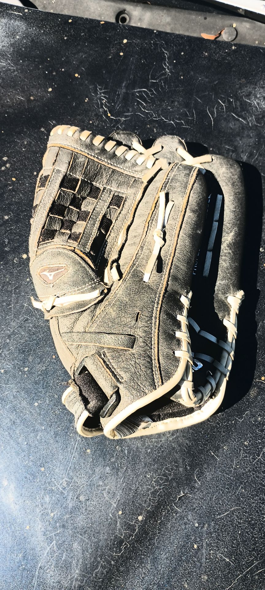 Mizuno Softball Glove