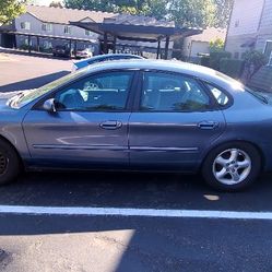 2000 Ford Taurus